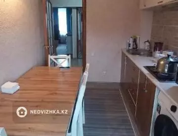 3-комнатная квартира, этаж 4 из 6, 59 м²