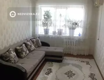 3-комнатная квартира, этаж 4 из 5, 64 м²