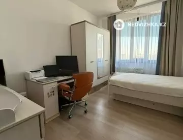 4-комнатная квартира, этаж 7 из 18, 106 м²