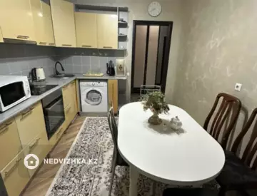 1-комнатная квартира, этаж 3 из 18, 40 м²