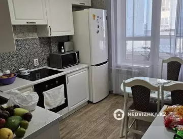 3-комнатная квартира, этаж 3 из 21, 75 м²