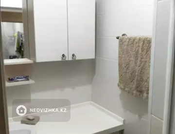 3-комнатная квартира, этаж 4 из 17, 90 м²