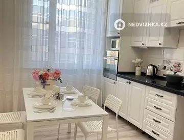 3-комнатная квартира, этаж 7 из 8, 81 м²