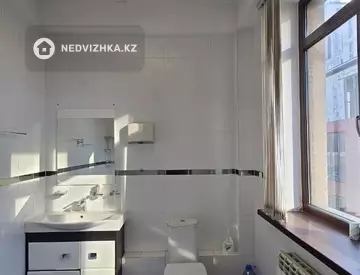 Здание, 4 этажа, 1 700 м², на длительный срок
