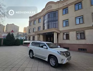 Здание, 4 этажа, 1 700 м², на длительный срок