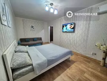 1-комнатная квартира, этаж 4 из 5, 32 м², посуточно