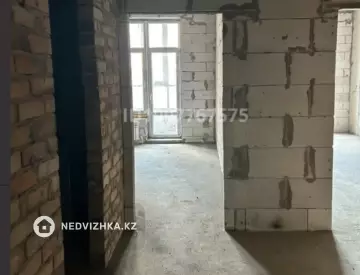 3-комнатная квартира, этаж 4 из 9, 92 м²