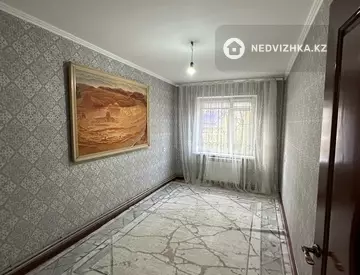 4-комнатная квартира, этаж 1 из 5, 80 м²