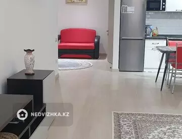 2-комнатная квартира, этаж 7 из 10, 80 м², на длительный срок