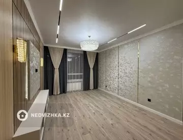 2-комнатная квартира, этаж 4 из 17, 64 м²