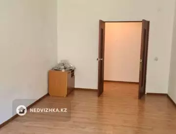 2-комнатная квартира, этаж 1 из 5, 56 м²