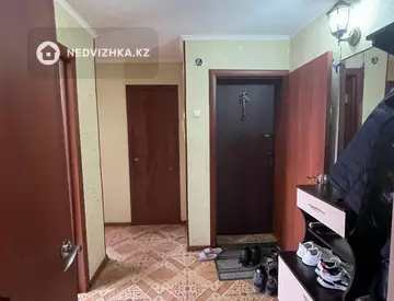 4-комнатная квартира, этаж 3 из 5, 61 м²