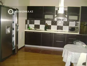 2-комнатная квартира, этаж 6 из 17, 100 м²