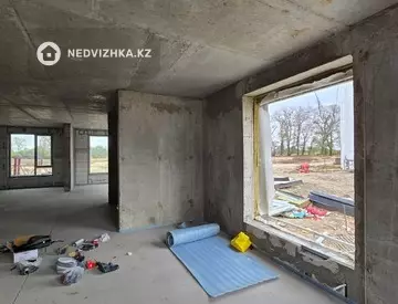 3-комнатная квартира, этаж 1 из 3, 93 м²