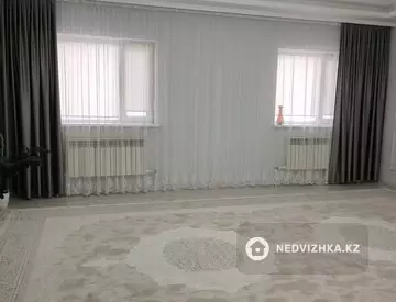 5-комнатный дом, 10 соток, 240 м²