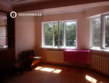 3-комнатная квартира, этаж 3 из 5, 70 м²