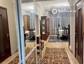 2-комнатная квартира, этаж 3 из 3, 57 м², на длительный срок