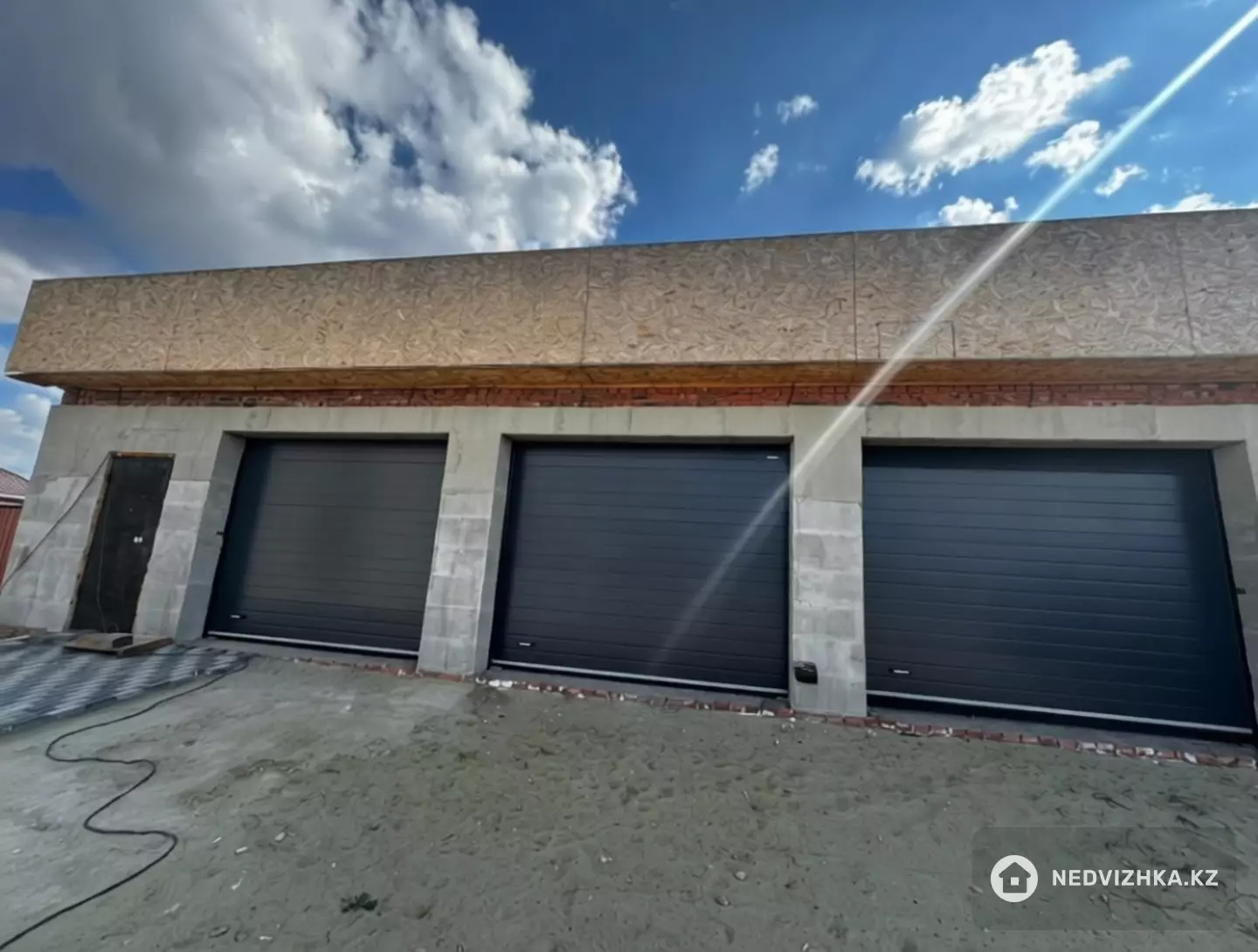 292 м², 5-комнатный дом, 10 соток, 292 м², изображение - 1