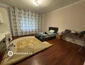8-комнатный дом, 400 м², на длительный срок