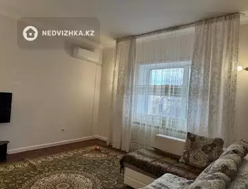 8-комнатный дом, 400 м², на длительный срок