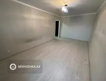 1-комнатная квартира, этаж 3 из 5, 36 м²