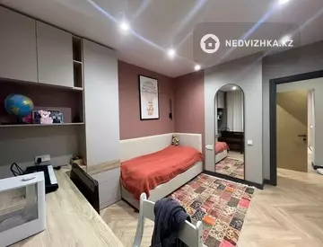 5-комнатная квартира, этаж 2 из 6, 138 м²