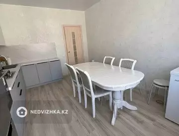 2-комнатная квартира, этаж 4 из 6, 64 м²