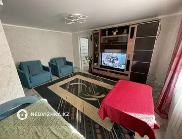 3-комнатная квартира, этаж 1 из 2, 60 м²