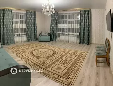 3-комнатная квартира, этаж 4 из 7, 103 м²