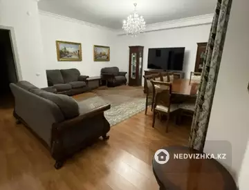 3-комнатная квартира, этаж 2 из 4, 117 м²