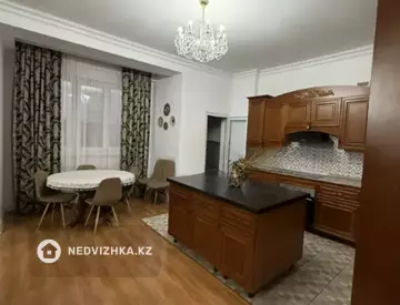 3-комнатная квартира, этаж 2 из 4, 117 м²