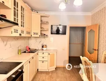 3-комнатная квартира, этаж 8 из 9, 94 м²
