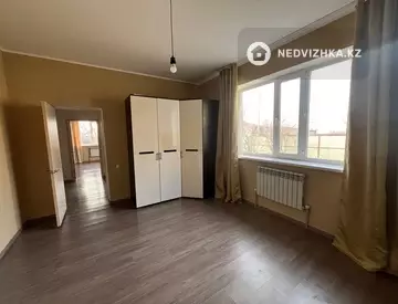 3-комнатный дом, 6 соток, 92 м², на длительный срок
