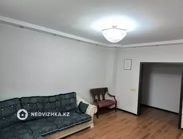 2-комнатная квартира, этаж 8 из 12, 60 м²
