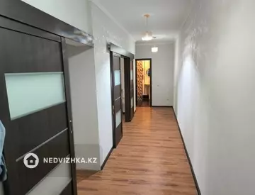 2-комнатная квартира, этаж 8 из 12, 60 м²