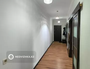 2-комнатная квартира, этаж 8 из 12, 60 м²