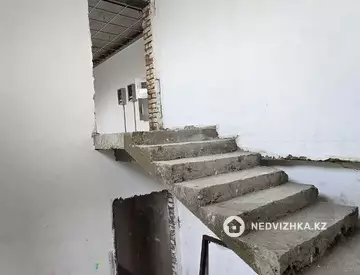 Офисное помещение, этаж 2 из 1, в жилом доме, 332 м²