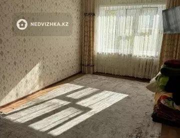 2-комнатная квартира, этаж 4 из 5, 44 м²