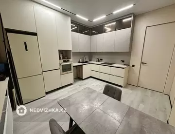3-комнатная квартира, этаж 12 из 12, 95 м²