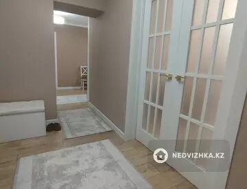 3-комнатная квартира, этаж 1 из 10, 70 м²