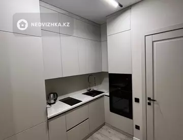 2-комнатная квартира, этаж 7 из 17, 45 м², посуточно