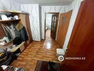 2-комнатная квартира, этаж 1 из 9, 48 м²