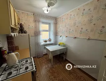 3-комнатная квартира, этаж 3 из 5, 62 м²