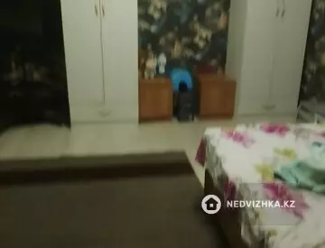 2-комнатный дом, 2 соток, 64 м², на длительный срок