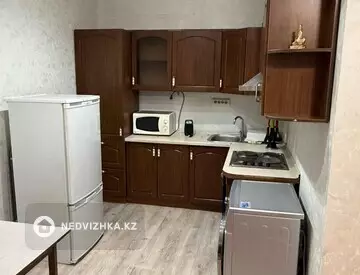 3-комнатный дом, 1 соток, 55 м², на длительный срок