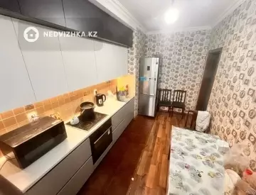 2-комнатная квартира, этаж 10 из 12, 74 м²