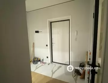1-комнатная квартира, этаж 8 из 9, 38 м²