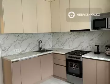 1-комнатная квартира, этаж 10 из 13, 40 м²