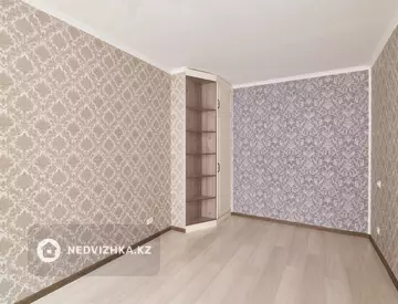 1-комнатная квартира, этаж 8 из 14, 38 м²