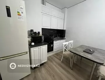 2-комнатная квартира, этаж 3 из 9, 64 м²